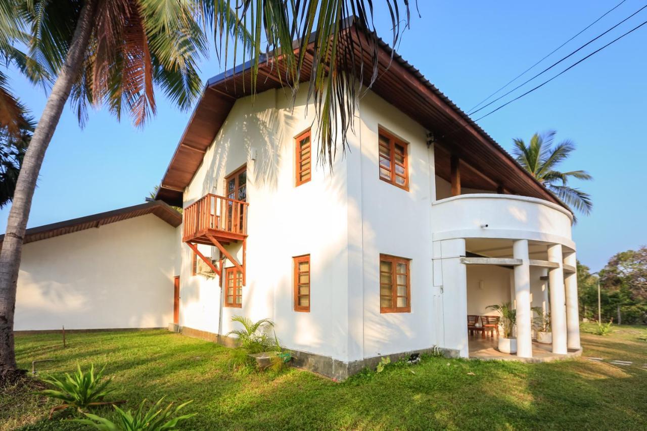 Отель Kayjay Palms Passikudah Экстерьер фото