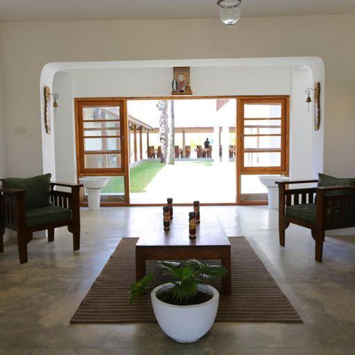 Отель Kayjay Palms Passikudah Экстерьер фото